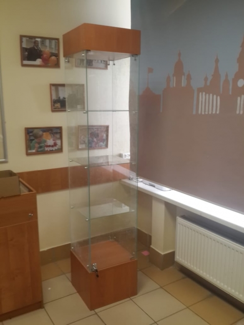 Купить торговую витрину с 1 для магазина по недорогой цене 8006 руб в Санкт-Петербурге, быстрая доставка - компания TCT Standart